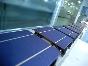 光伏热潮下的资本角逐 8家企业竞逐上市，两家光源设备公司“圈钱梦”破灭